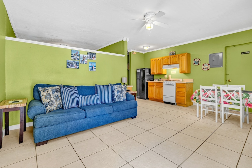 1 Bedroom Cabin Half/Duplex Unit B up on stilts photo 3