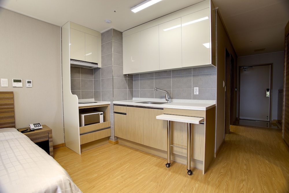 Condo Type(Kitchen) - Superior Family Twin(City View) - Photo 5