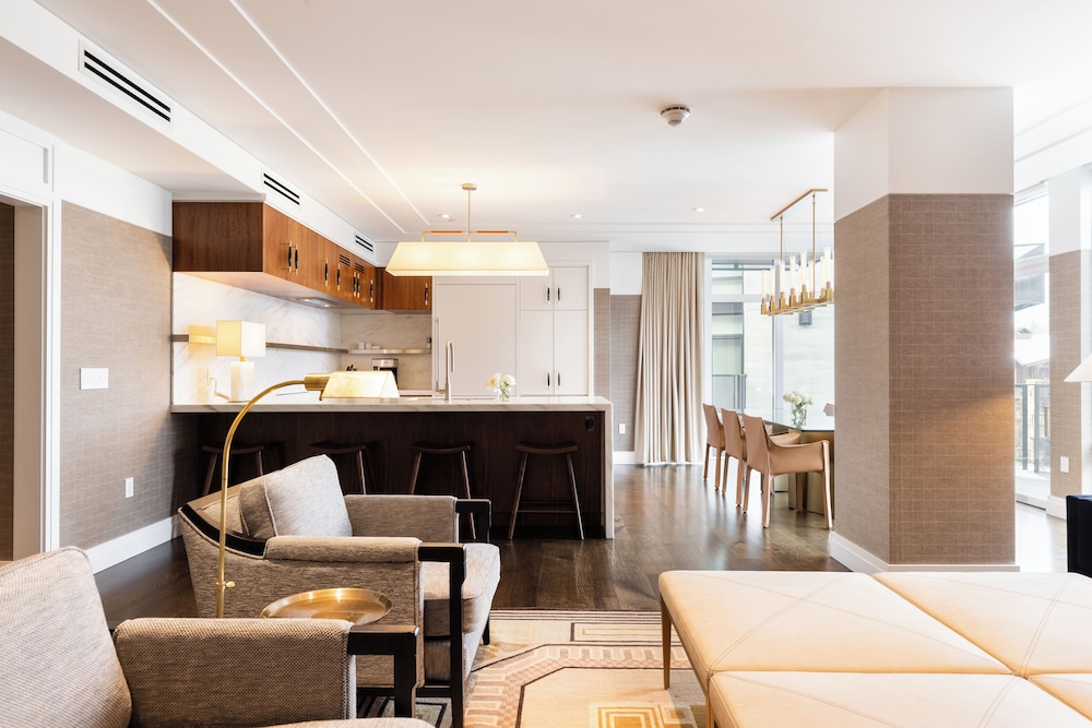 Suite, Multiple Beds (Residential, 2 King and 2 Queen Beds)