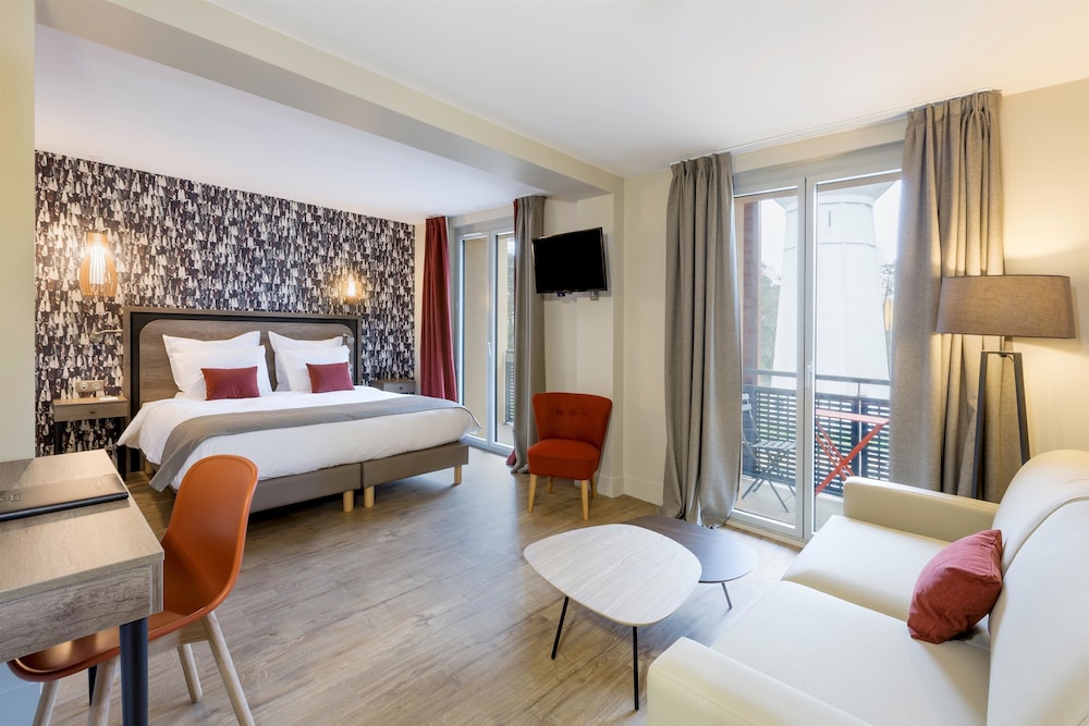 Superior Room, 1 King Bed with Sofa bed (with Sofabed) photo 3