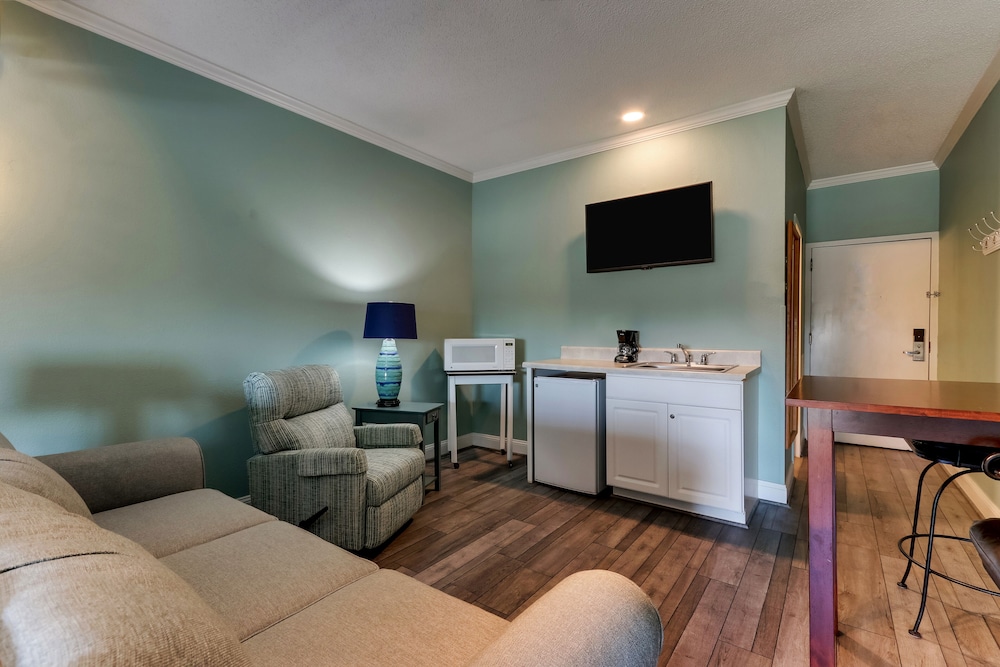 Island View Condo, 1 King Bed photo 3