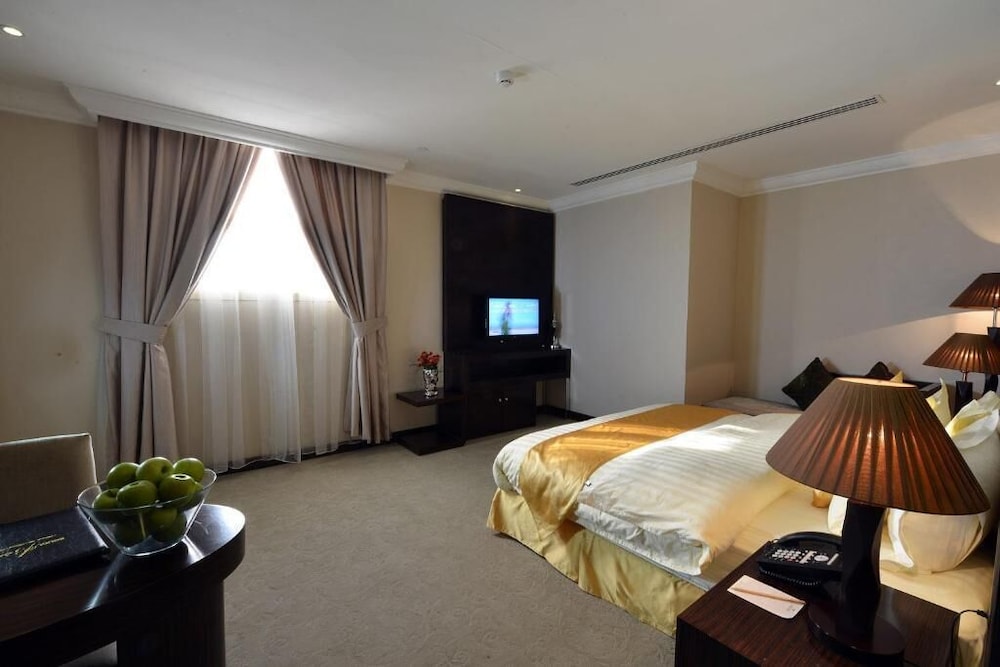 Suite, 2 Bedrooms, 2 Bathrooms photo 3