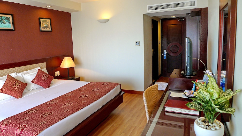 Superior Room, Partial Ocean View - Photo 3