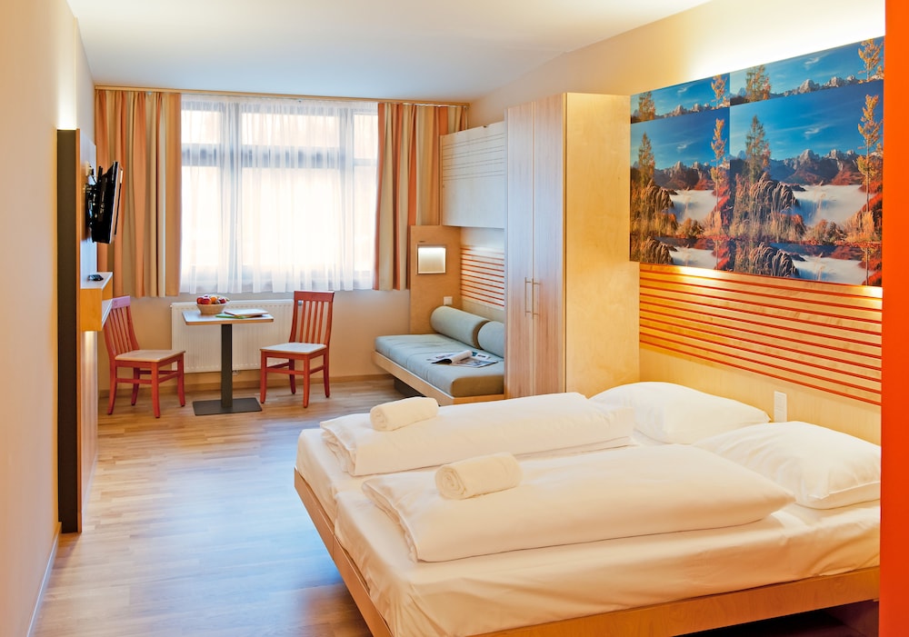 Basic Double Room Single Use photo 2