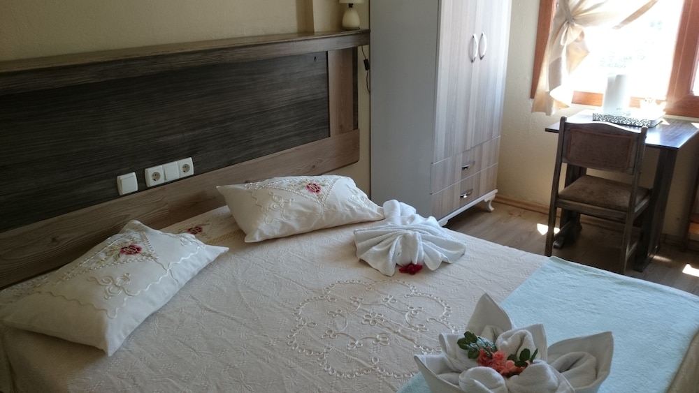 Business Quadruple Room, 1 Bedroom, Garden View photo 1