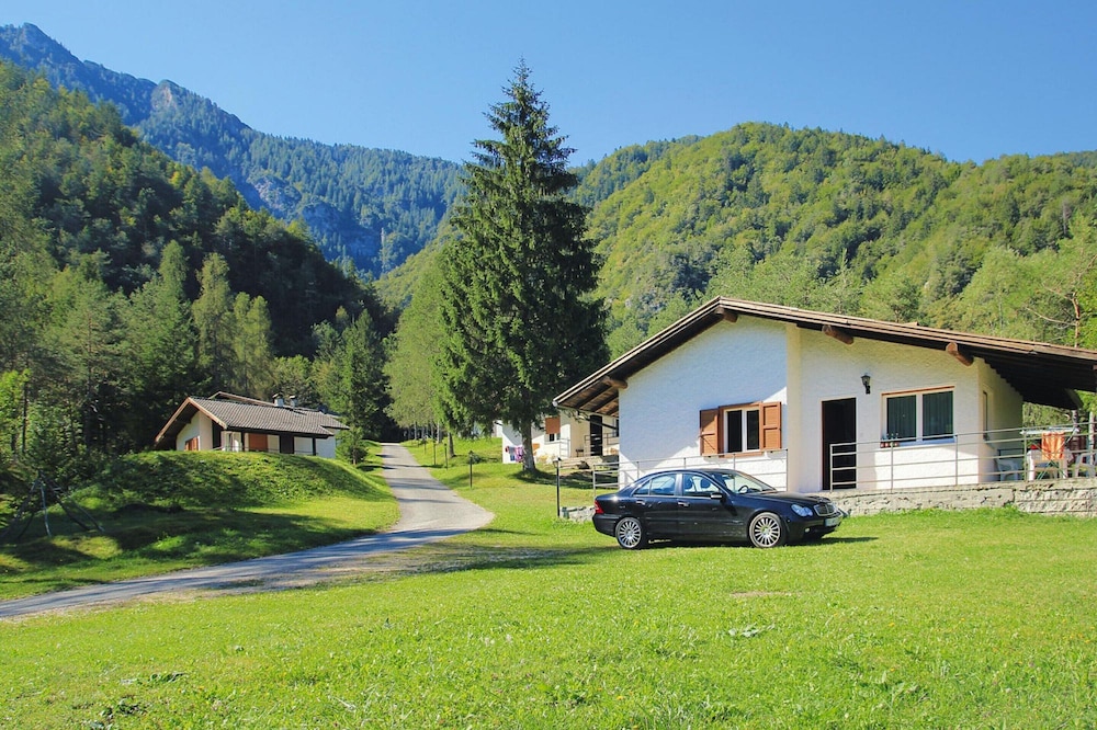 Bungalow photo 1
