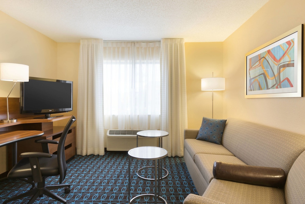 Executive Suite, 1 King Bed (Mobility/Hearing Accessible, Tub) photo 2