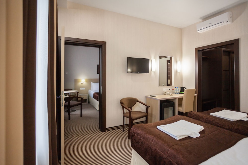 Quadruple Room, 2 Bedrooms photo 2