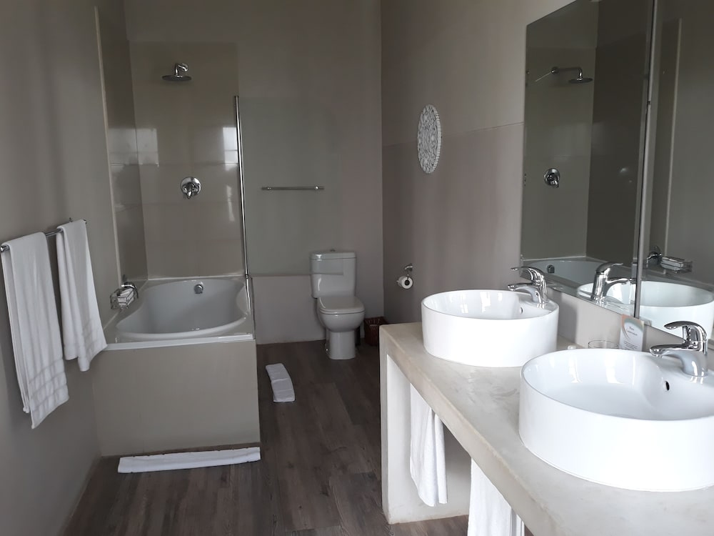 Double Room - Photo 2