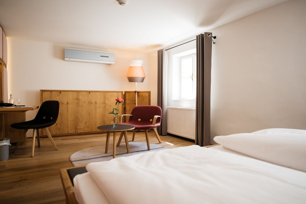 Double Room (medium) - Photo 9