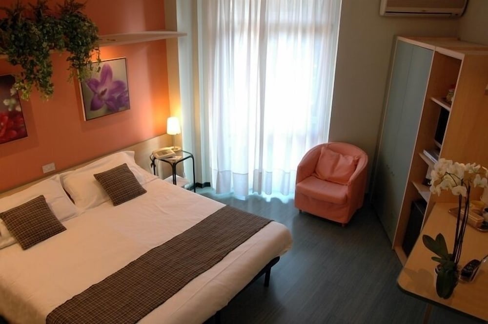 Classic Double Room, Balcony, Hill View photo 3