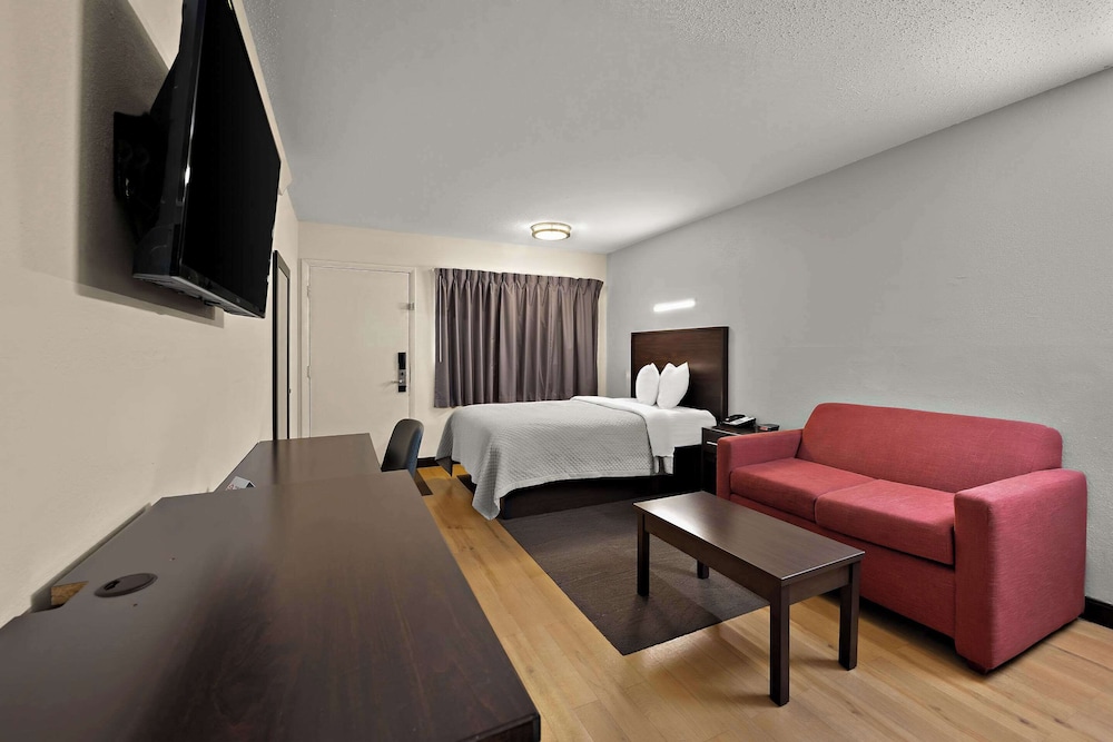 Standard Room, 1 Queen Bed, Non Smoking photo 2