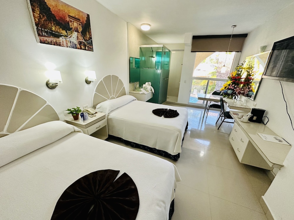 Executive Room, 2 Double Beds, Non Smoking, Pool View photo 2