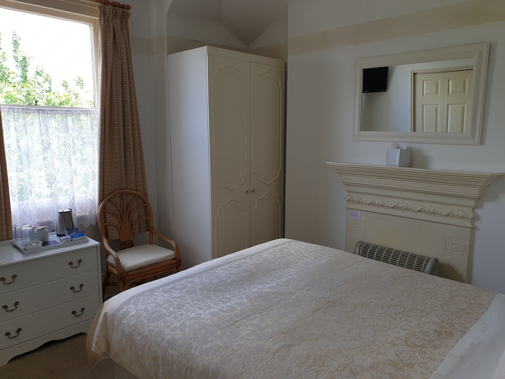 Double Room, Ensuite - Photo 6