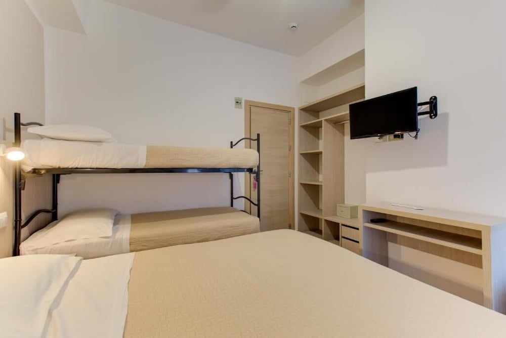 Economy Quadruple Room, Balcony