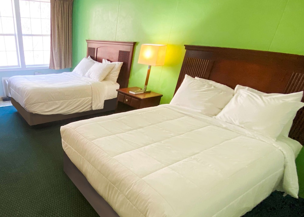 Room, 2 Queen Beds, Non Smoking photo 3