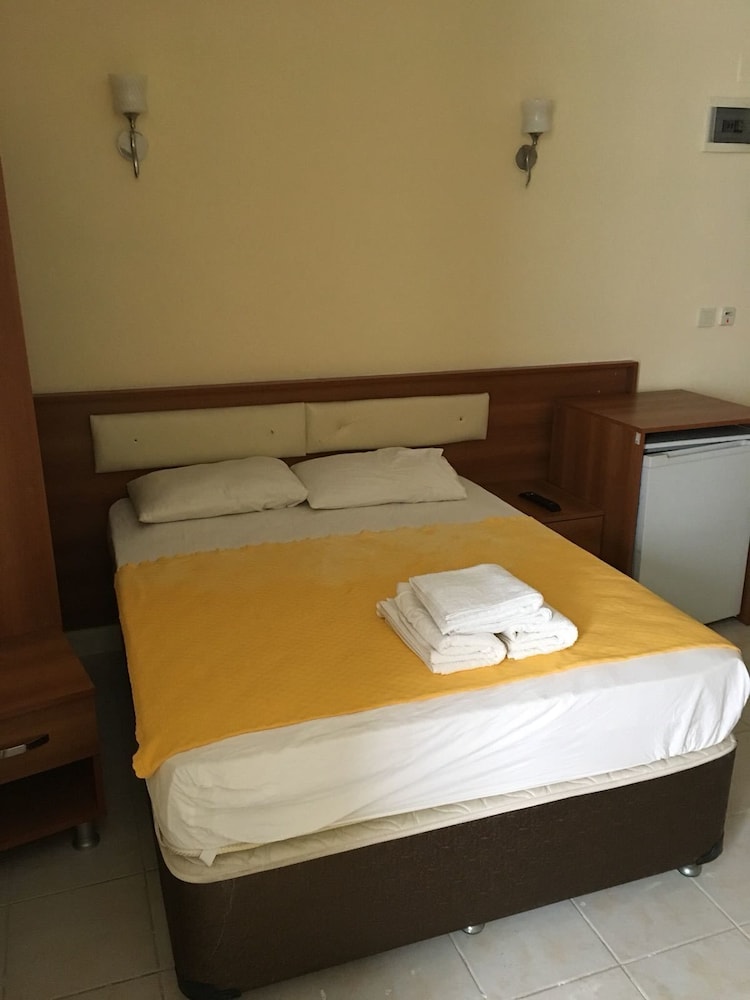 Standard Twin Room, 1 Bedroom, Air conditioning, Sea View photo 3