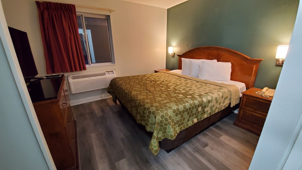 Executive Suite, 1 King Bed with Sofa bed, Non Smoking, Ensuite photo 1