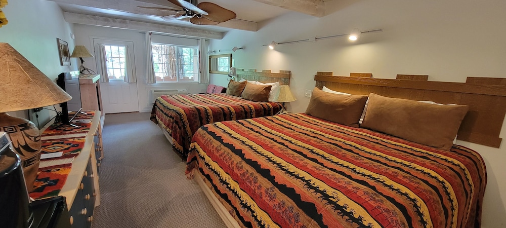 Comfort Single Room, 1 King Bed, Accessible, Balcony