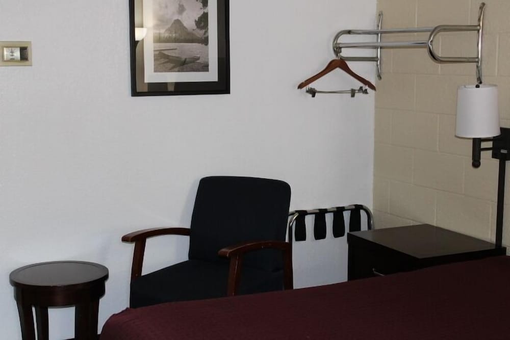 Standard Single Room, 1 Queen Bed photo 2