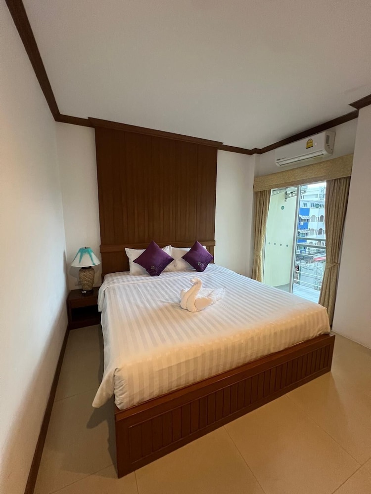 Deluxe Double Room, Balcony, City View