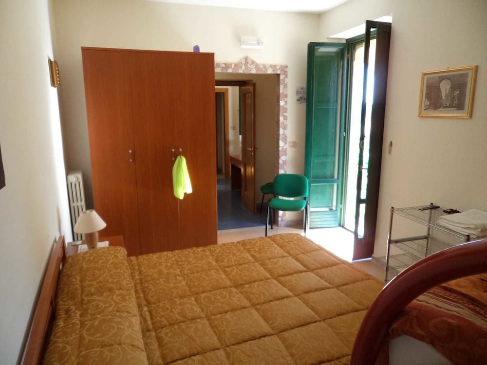 Double Room, Private Bathroom photo 3