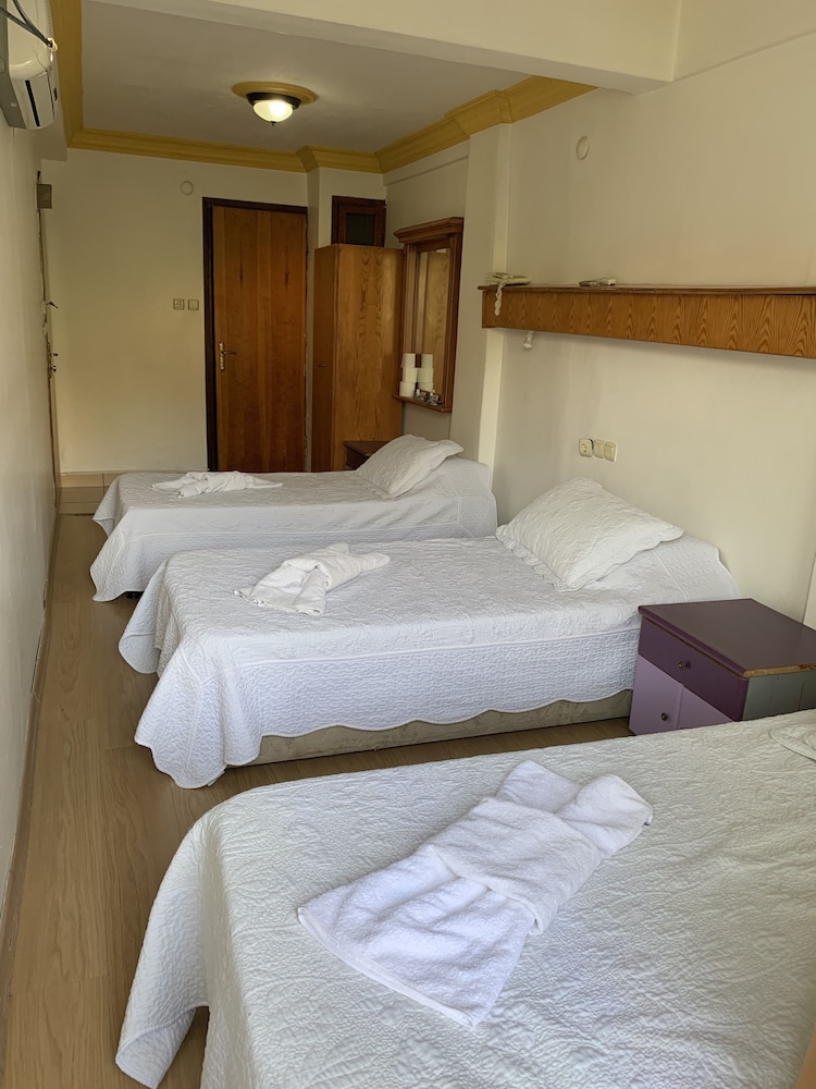 Standard Triple Room photo 3