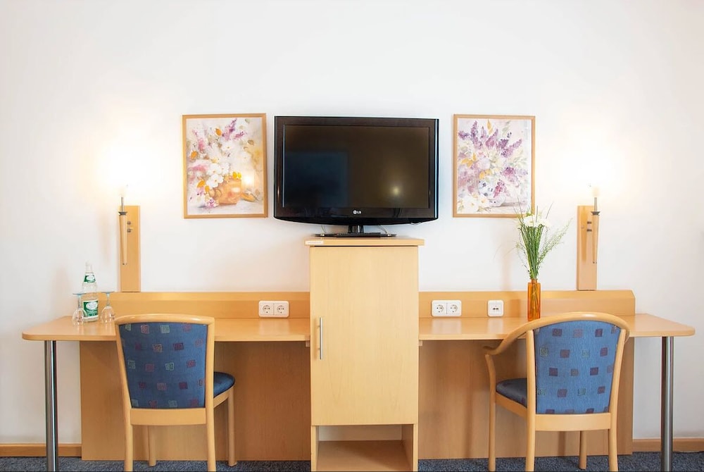 Classic Double Room Single Use photo 2