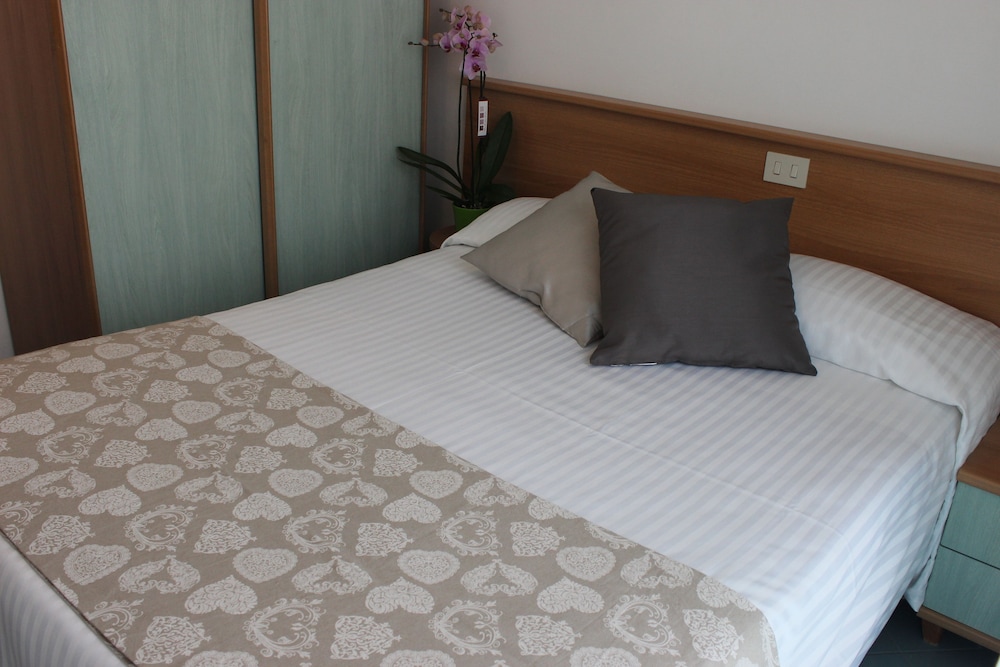 Single Room photo 3