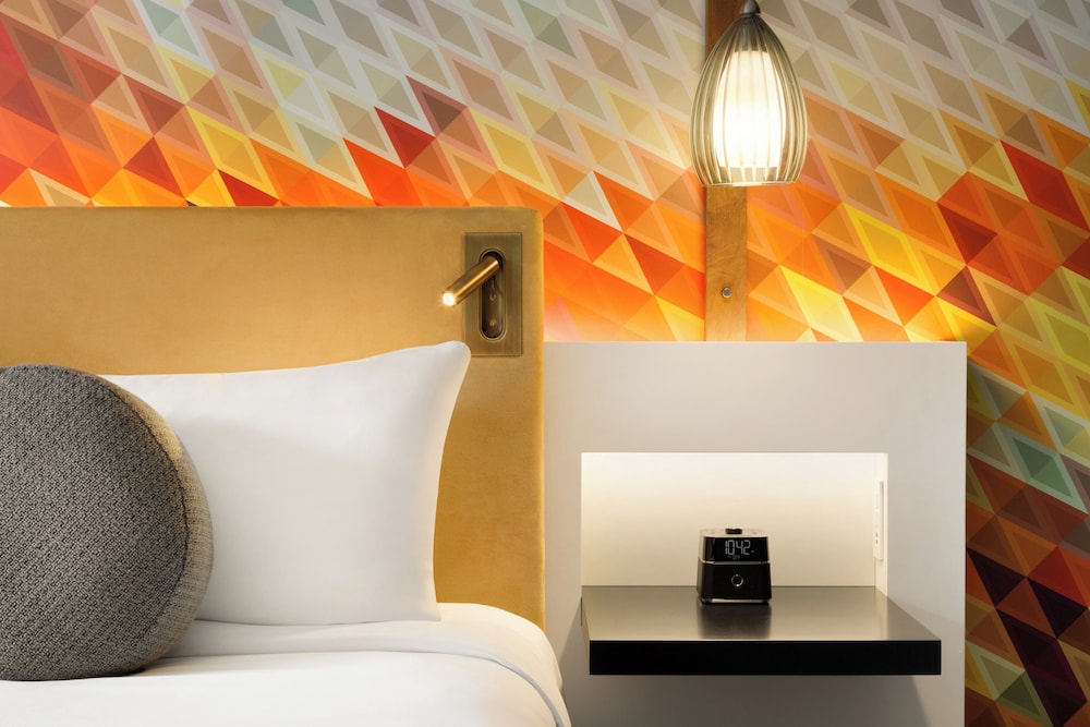Suite, 1 King Bed (Griffintown Suite, Gold Lounge access)