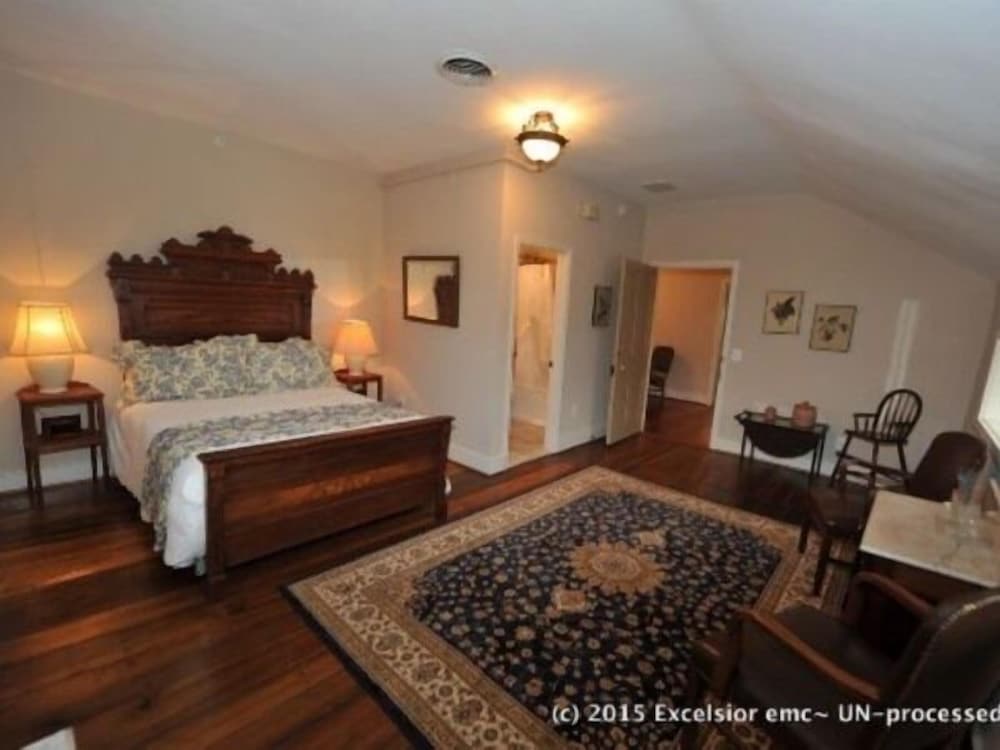 Suite, Ensuite (The Provence Suite) photo 2