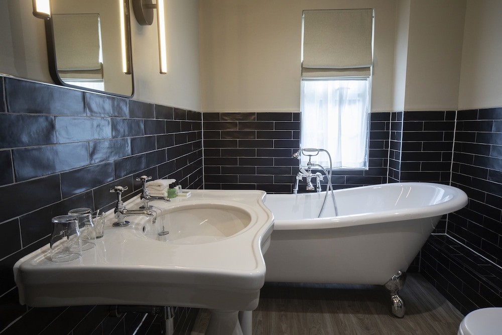 Deluxe Double Room, 1 King Bed, Valley View photo 3