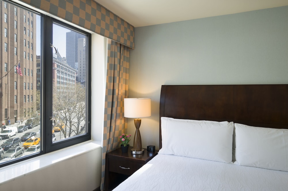 Deluxe Room, 1 Queen Bed