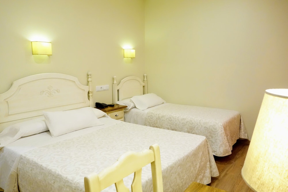 Triple Room - Photo 1