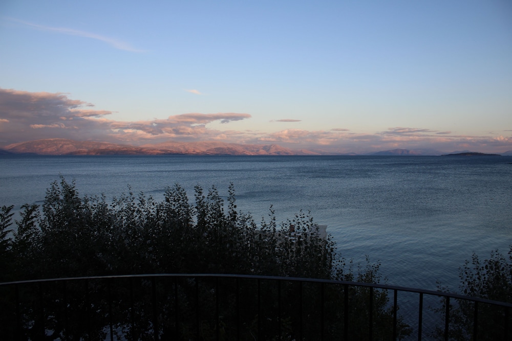 Double Room, Balcony, Sea View - Photo 10