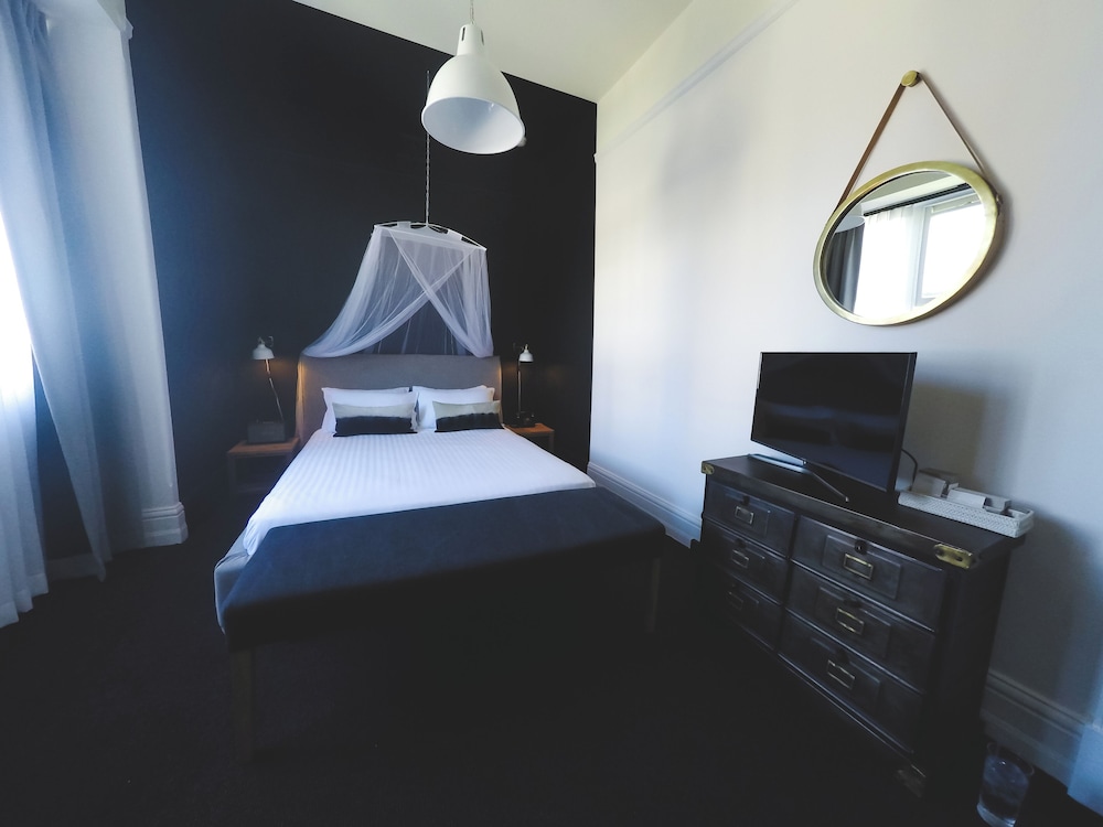 Standard Double Room, 1 Queen Bed, Partial Sea View