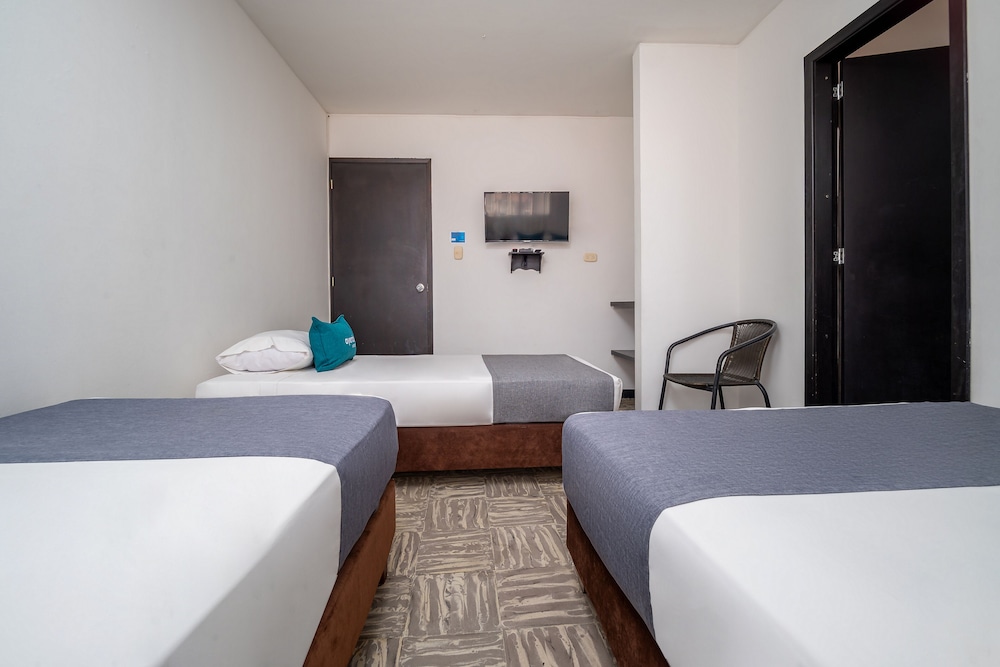 Economy Quadruple Room photo 3