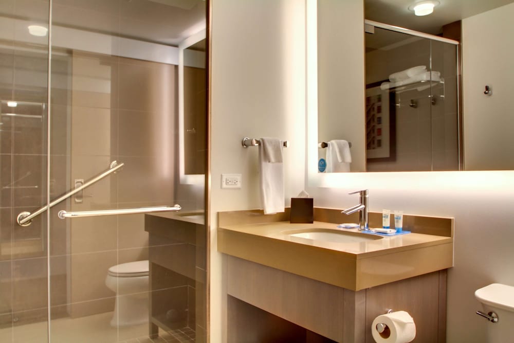 Room, 2 Queen Beds, City View (Den) photo 3