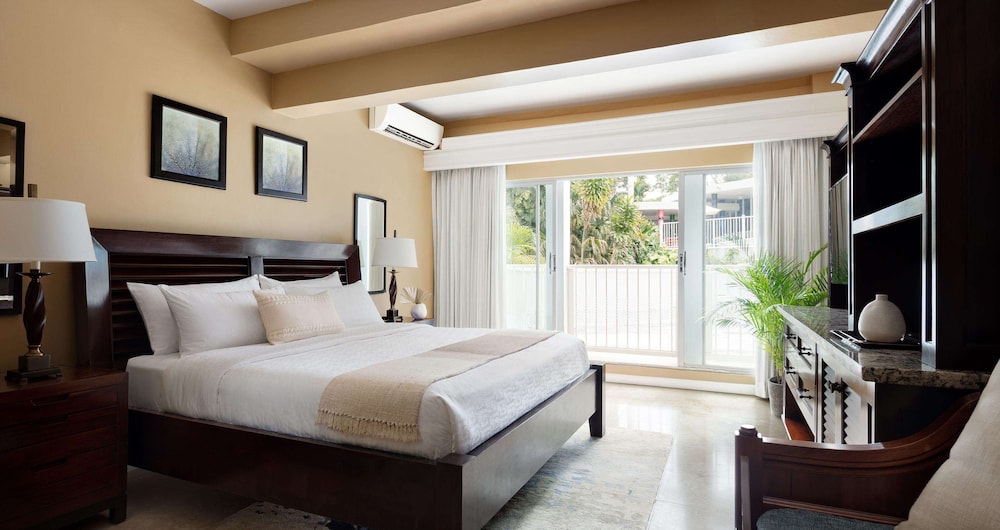 Luxury Suite, 1 Bedroom, Garden View (Caribbean Family Sized Suite King)