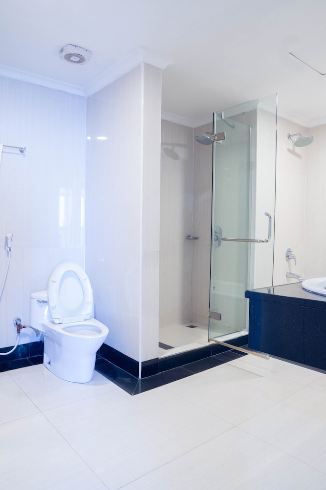 Executive Suite, 1 King Bed, Bathtub, Executive Level photo 3