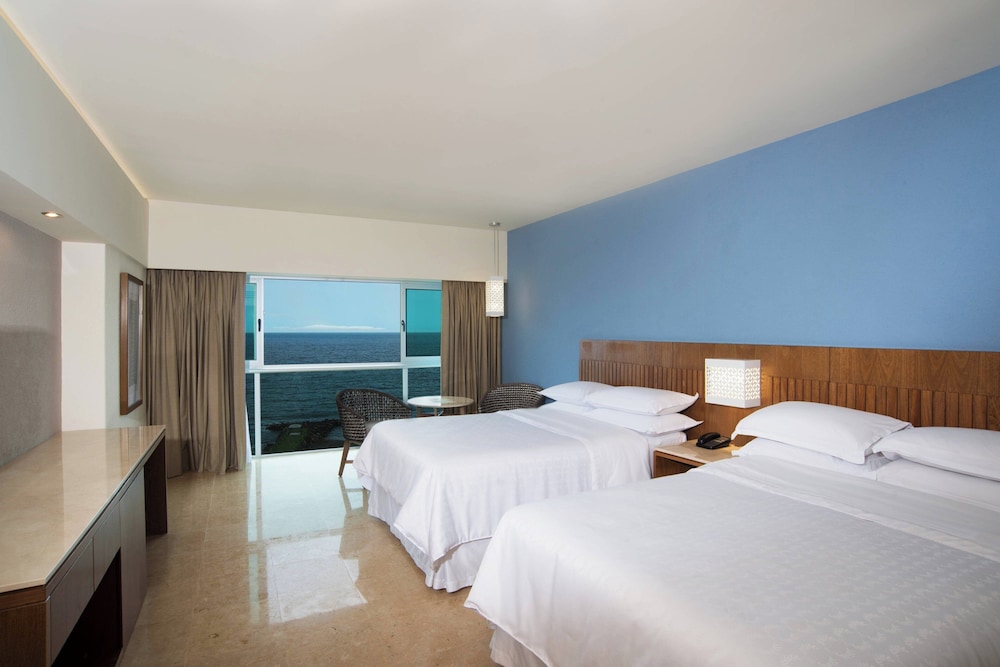 Deluxe Room, 2 Double Beds, Ocean View