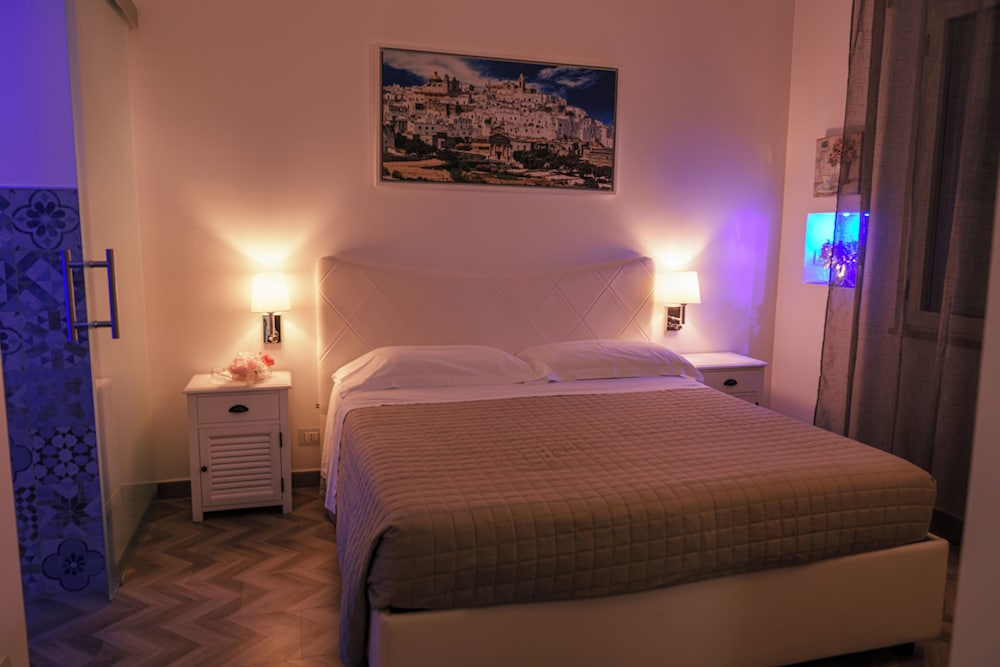 Romantic Double Room, Hot Tub photo 1