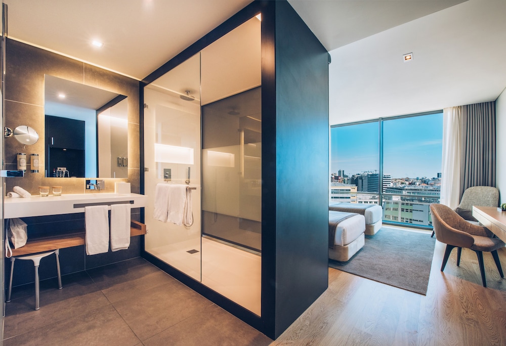 Superior Double Room, City View (Single Use) photo 3