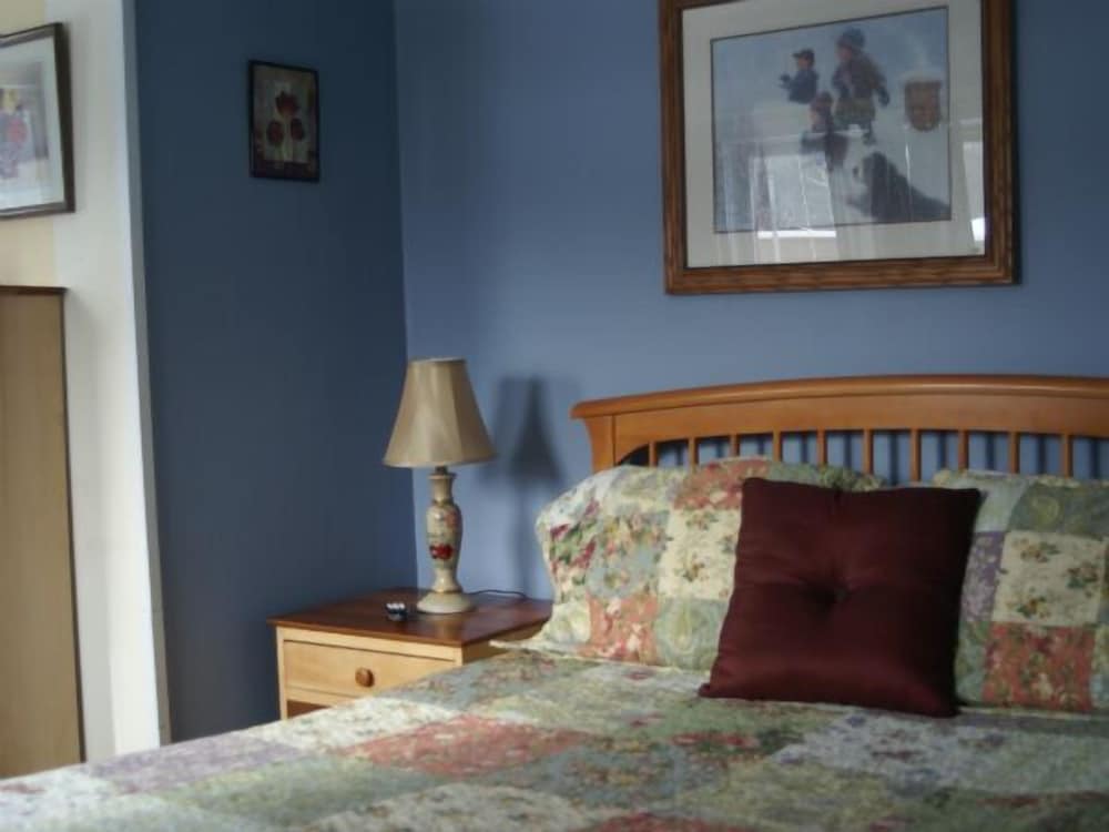 Standard Room, 1 Queen Bed
