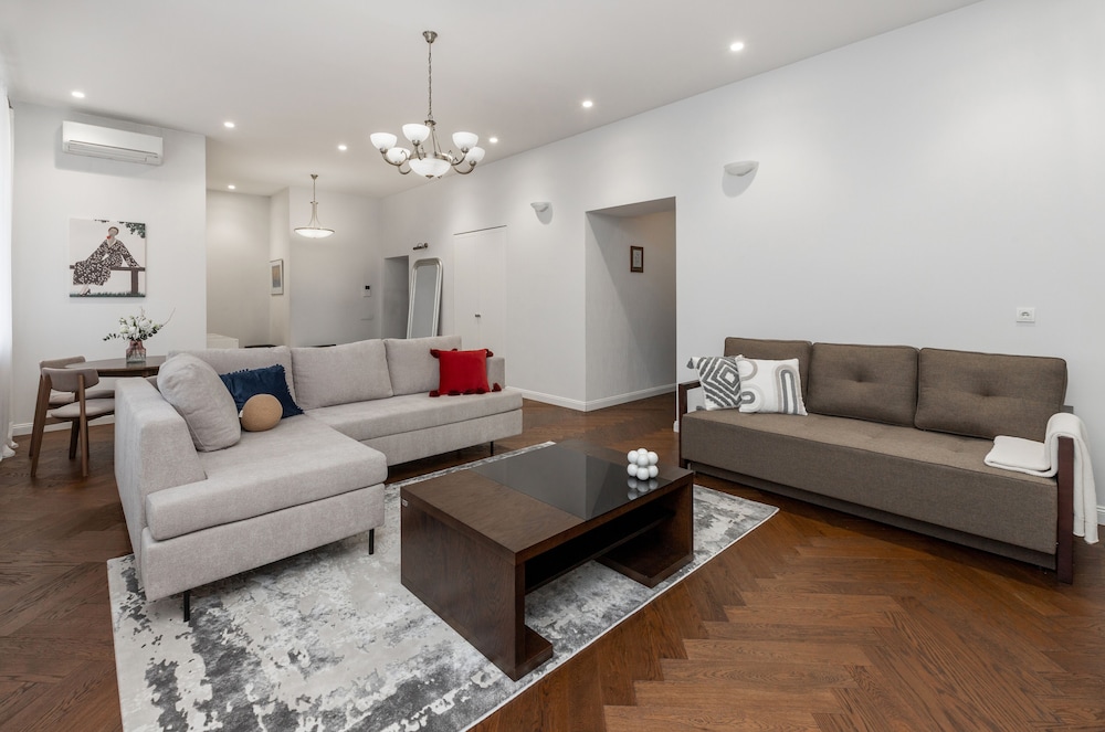 Apartment, 3 Bedrooms, City View photo 1