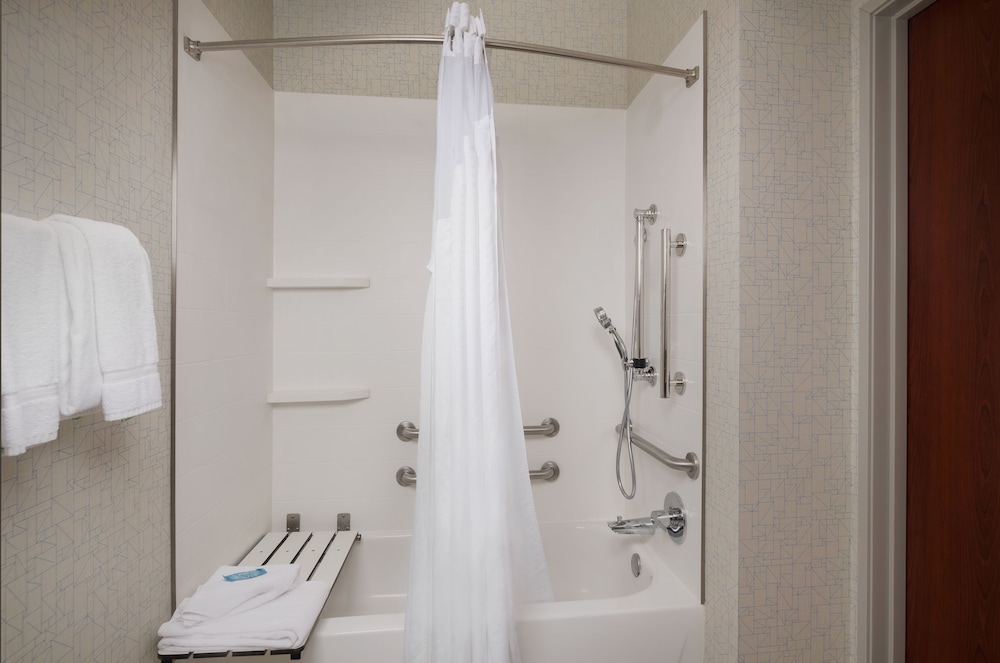 Standard Room, 2 Queen Beds, Mobility Accessible (Communications) - Photo 7