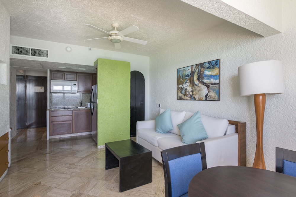 Club Suite, Ocean View photo 2