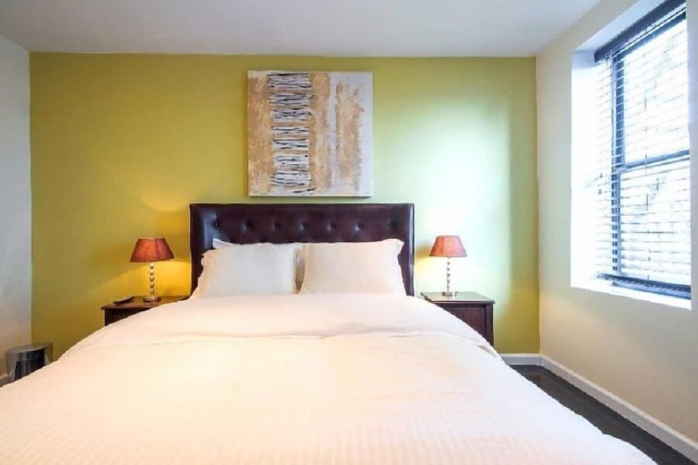 City Apartment, 3 Bedrooms photo 3