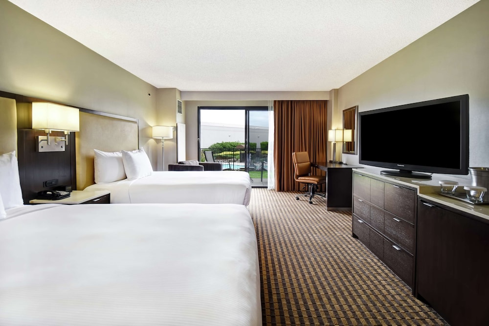 Room, 2 Queen Beds, Patio - Photo 1