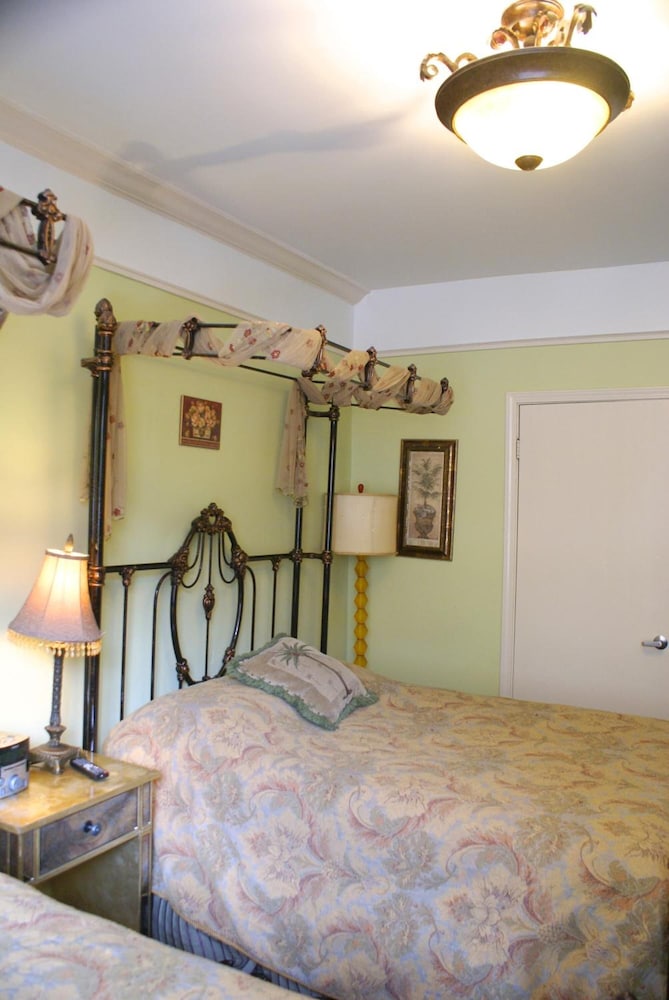 Quadruple Room - Photo 8